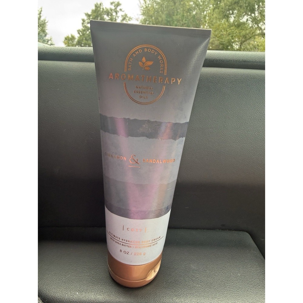 Cozy Cinnamon & Sandalwood Body Cream. Bath & Body Works. *Discontinued*